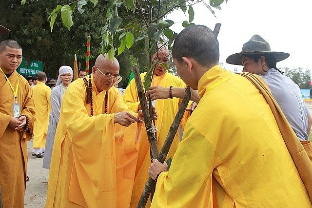 cac-to-chuc-ton-giao-chung-tay-bao-ve-moi-truong-chong-bien-doi-khi-hau-1757325624.jpg