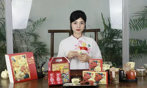 Trà Shan Tuyết Cổ Thụ và Bánh Trung Thu 5 Sao – Tặng Phẩm Văn Hóa Đẳng Cấp Dịp Trung Thu