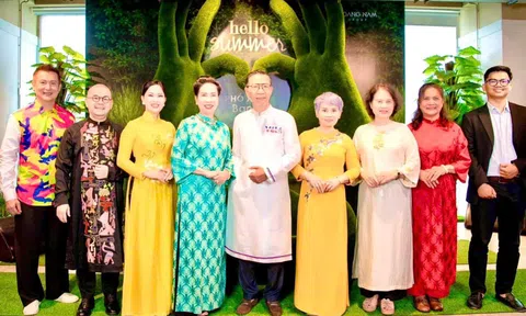 Áo dài Việt Nam - Hồn dân tộc trên vòng quay di sản