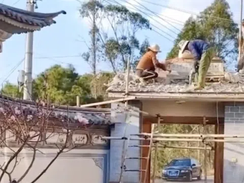 Làm cổng phong thủy 60.000 USD mong con kết hôn