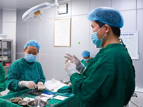 Gặp họa sau nâng mũi dáng Trung Hoa
