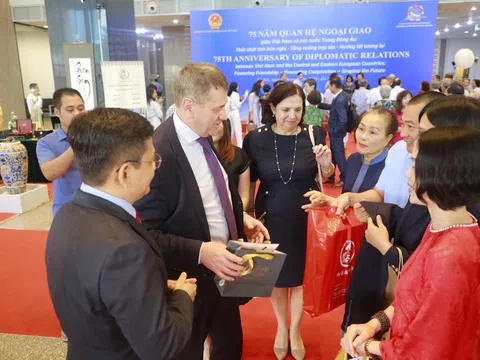 Trà Dược Thiên Sơn Vân Long tỏa sáng tại Hội thảo 75 năm quan hệ ngoại giao Việt Nam – Trung Đông Âu
