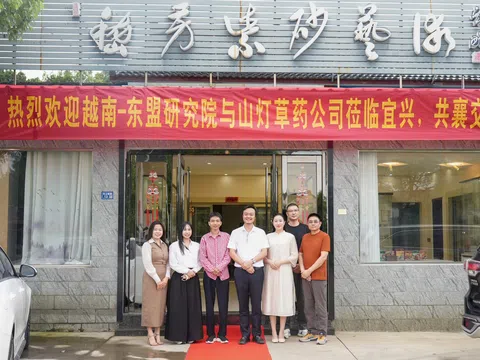 Ký kết hợp tác chiến lược cùng nghệ nhân quốc gia JiFang: Dẫn lối cho “Ấm Tử Sa – Tranh Hàng Trống – Trà Dược” Việt ra thế giới