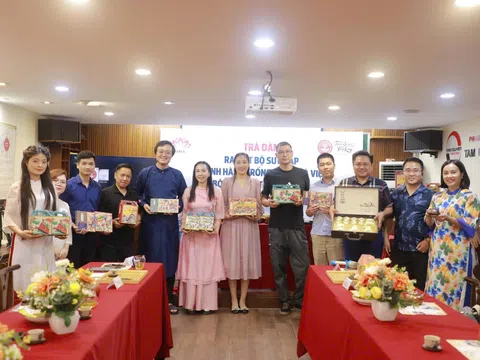 Trà Đàm văn hóa 2025 – Lễ ra mắt Bộ sưu tập Tranh Hàng Trống trên Trà Việt & Bộ pha trà Tản Viên Sơn